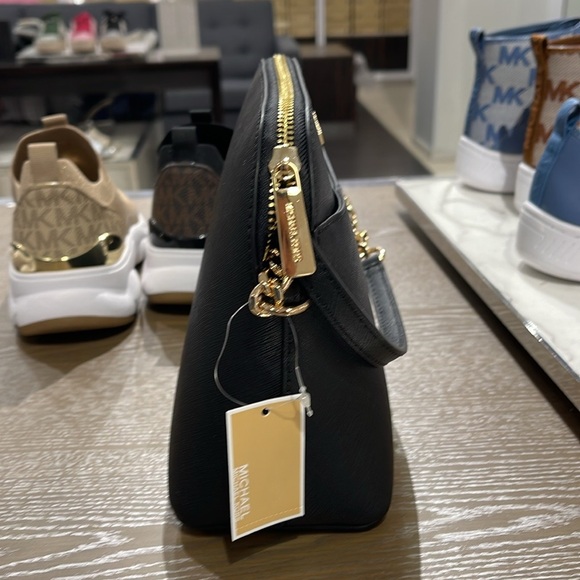 MICHAEL KORS
Jet Set Travel Medium Dome Crossbody Bag XCROSS XBODY
Black
NWT - Picture 16 of 16